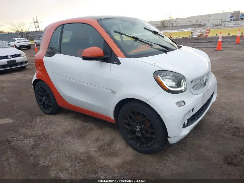 SMART FORTWO 2016. Lot# 44238813. VIN WMEFJ5DA3GK043772. Photo 1