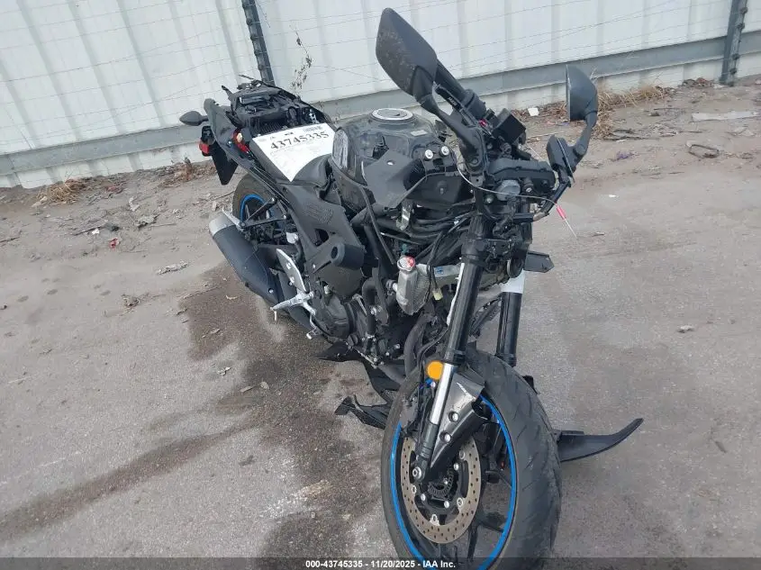 YAMAHA YZFR3 2022. Lot# 43745335. VIN MH3RH18Y4NK008521. Photo 1