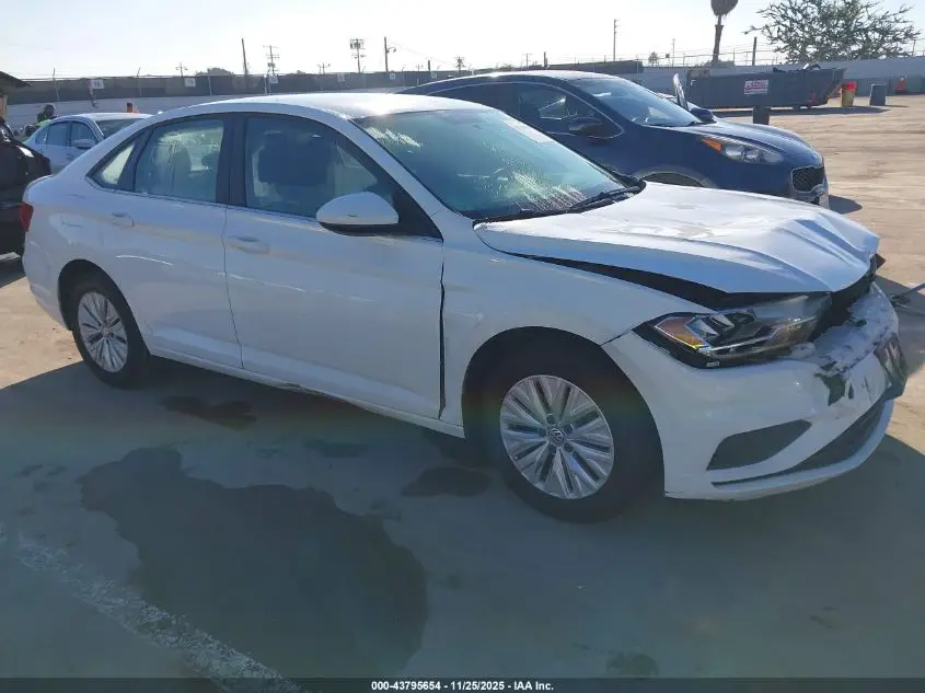 VOLKSWAGEN JETTA 2019. Lot# 43795654. VIN 3VWC57BU4KM047102. Photo 1