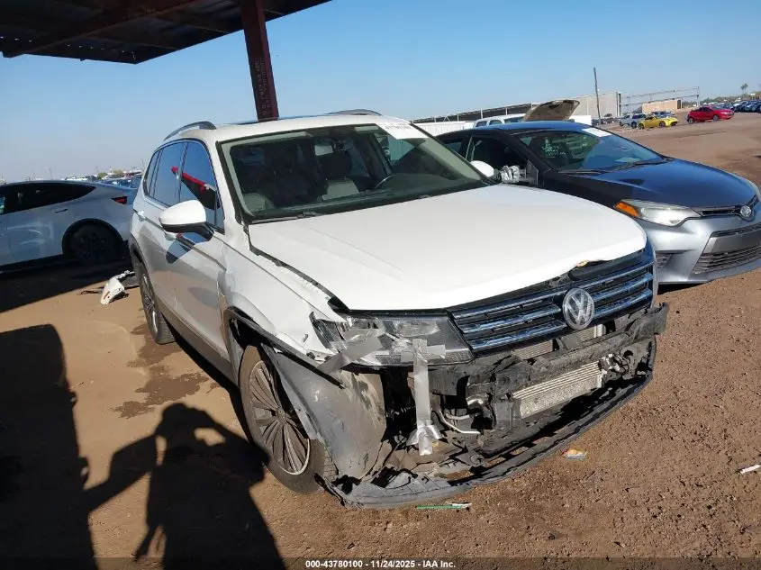 VOLKSWAGEN TIGUAN 2018. Lot# 43780100. VIN 3VV2B7AX7JM098662. Photo 1
