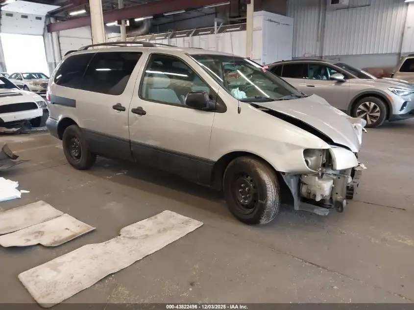 TOYOTA SIENNA 2001. Lot# 43822496. VIN 4T3ZF13C11U364510. Photo 1