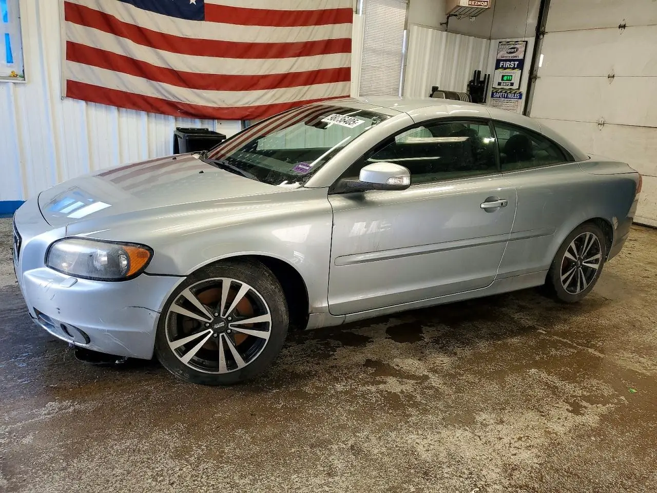 VOLVO C70 2010. Lot# 98836405. VIN YV1672MCXAJ094402. Photo 1