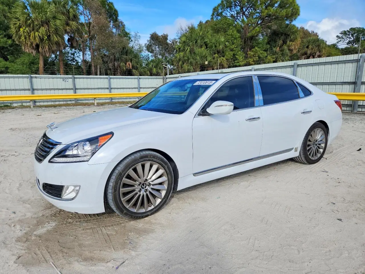HYUNDAI EQUUS 2015. Lot# 72410615. VIN KMHGH4JH5FU091976. Photo 1