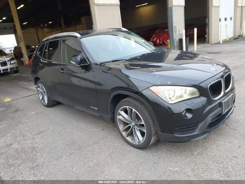 BMW X1 2015. Lot# 43821929. VIN WBAVL1C56FVY35507. Photo 1