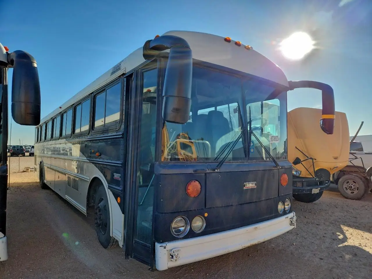 THOMAS UNKNOWN 2010. Lot# 93780525. VIN 1T7YU4E25A1129228. Photo 1