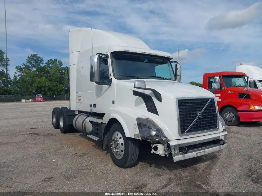 VOLVO VNL 2017. Lot# 43889681. VIN 4V4NC9EH8HN984646. Photo 1