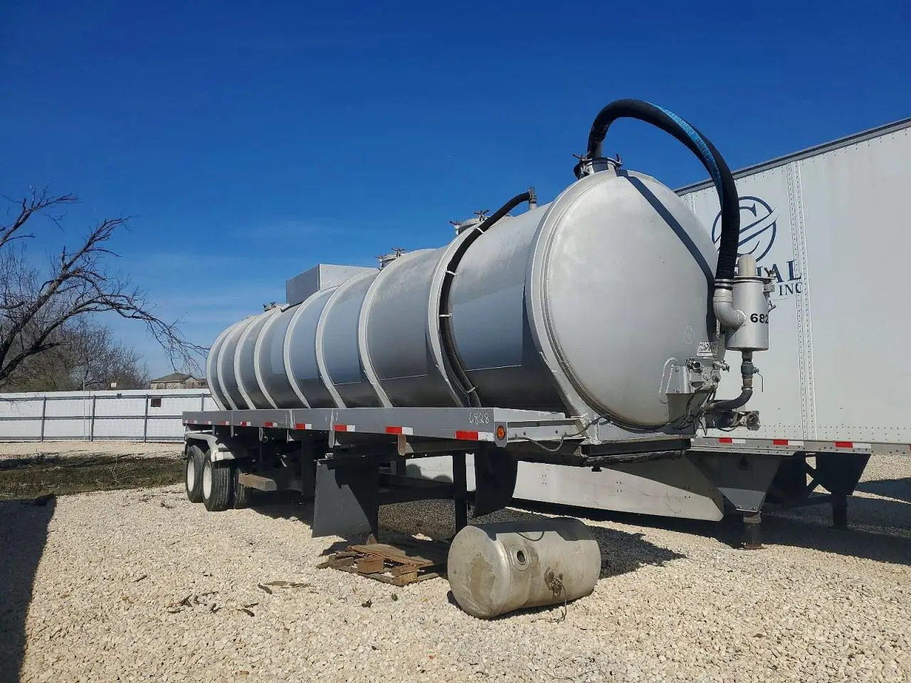 FRUEHAUF ALL Models 1985. Lot# 69252385. VIN 1H4T04323FL004003. Photo 1