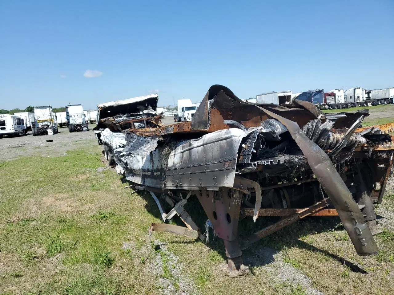 UTILITY ALL Models 2015. Lot# 54560885. VIN 1UYVS2536FM139406. Photo 1