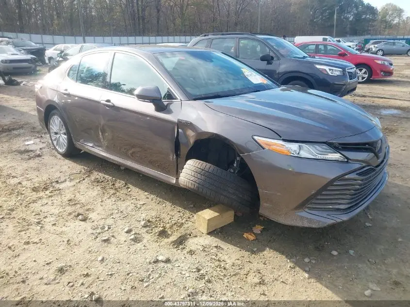 TOYOTA CAMRY HYBRID 2019. Lot# 43797311. VIN 4T1B21HK3KU514317. Photo 1