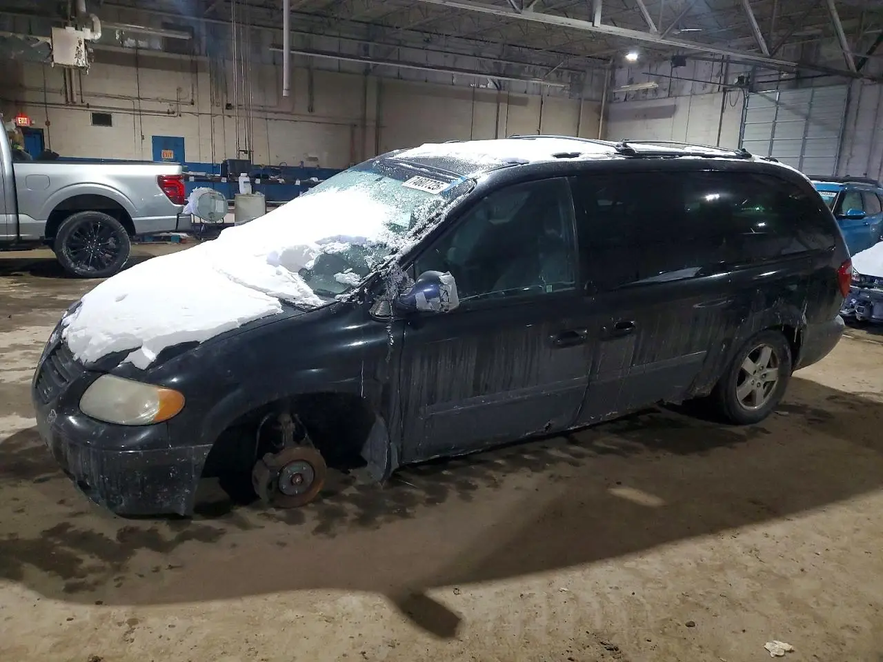 DODGE CARAVAN 2005. Lot# 74607725. VIN 2D4GP44L05R153841. Photo 1