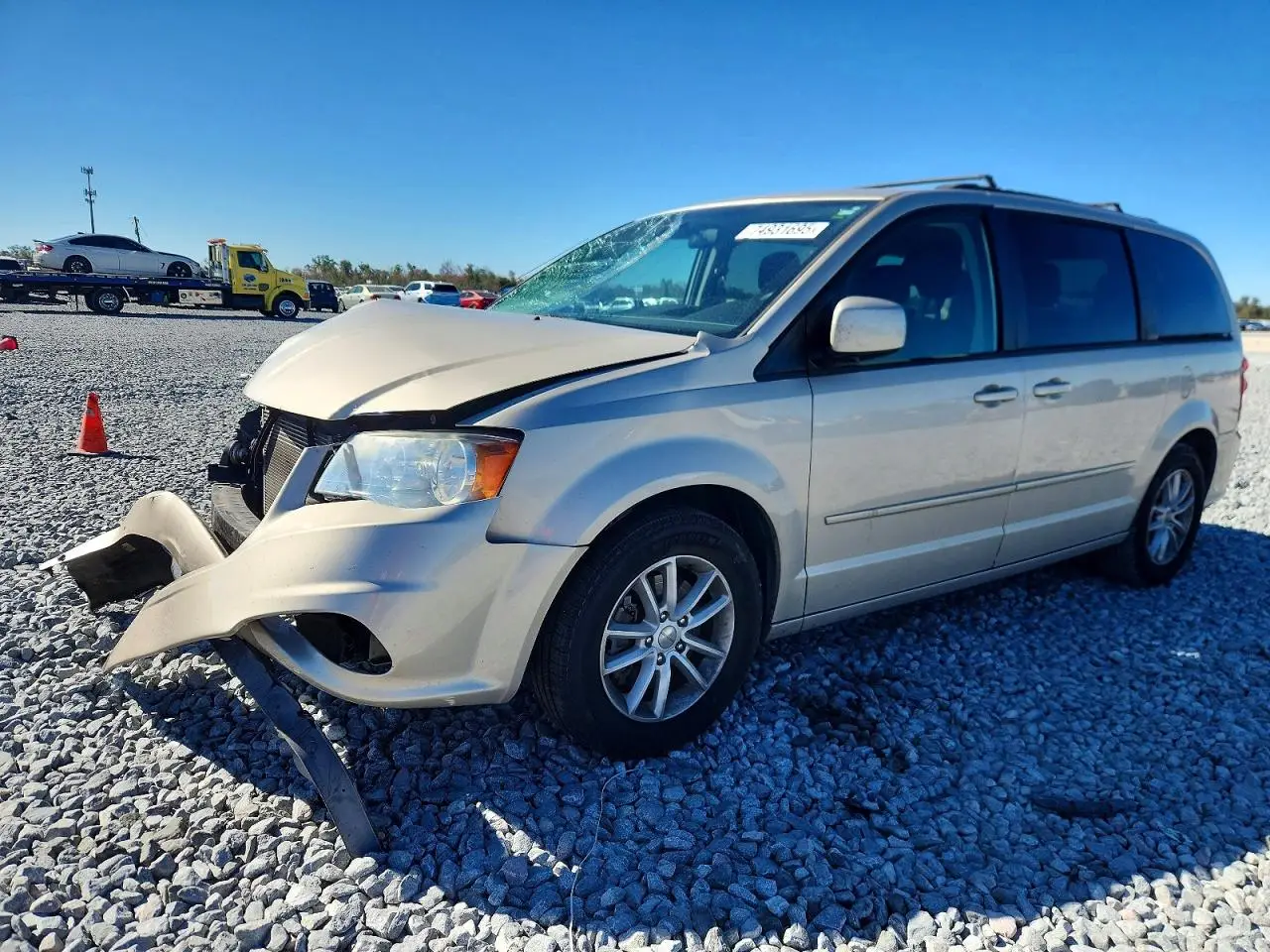 DODGE CARAVAN 2015. Lot# 74931695. VIN 2C4RDGCG6FR745122. Photo 1
