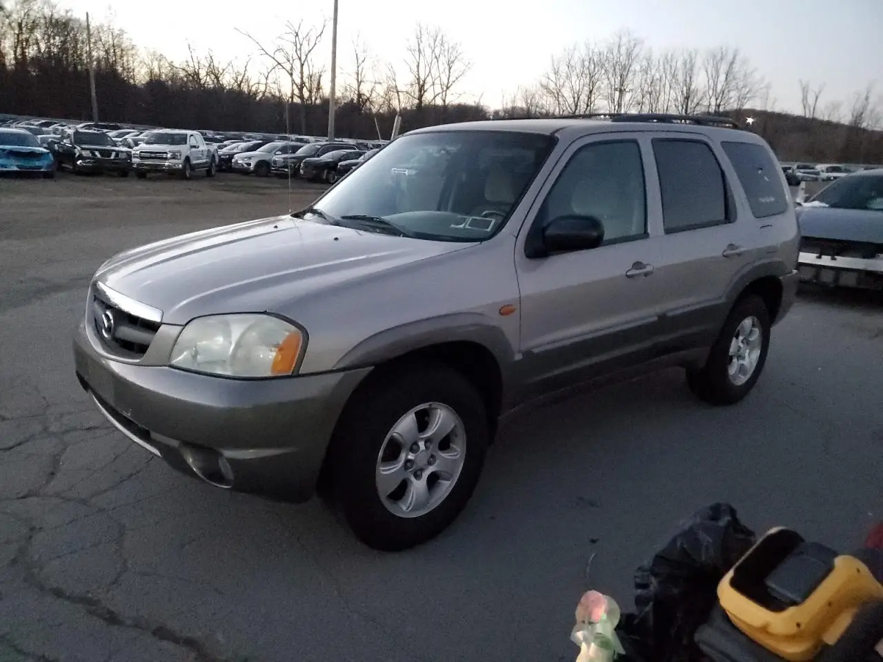 MAZDA TRIBUTE 2002. Lot# 93287975. VIN 4F2YU08112KM17588. Photo 1