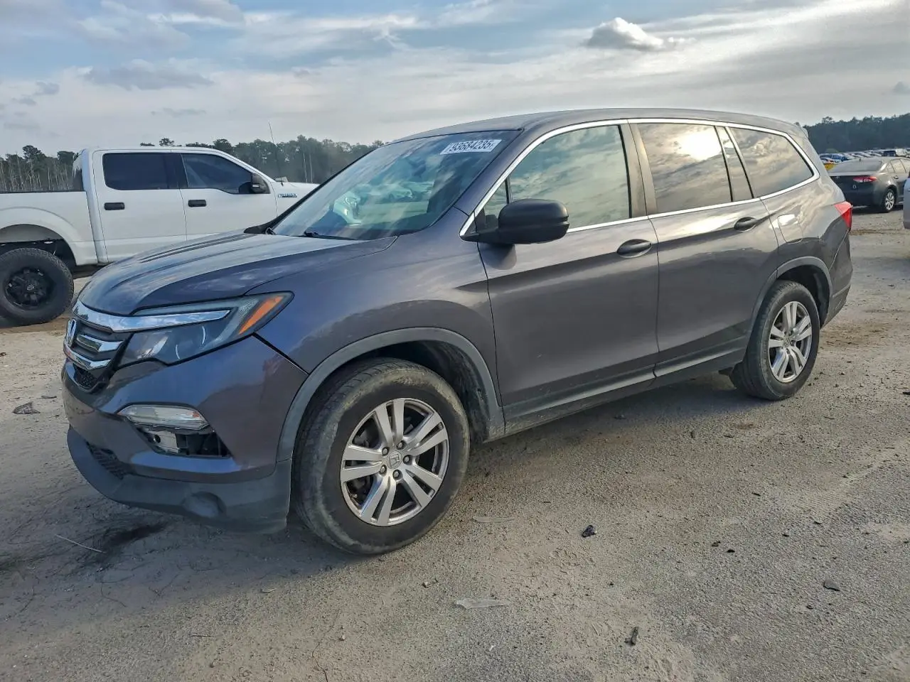 HONDA PILOT 2018. Lot# 93684235. VIN 5FNYF5H10JB013684. Photo 1