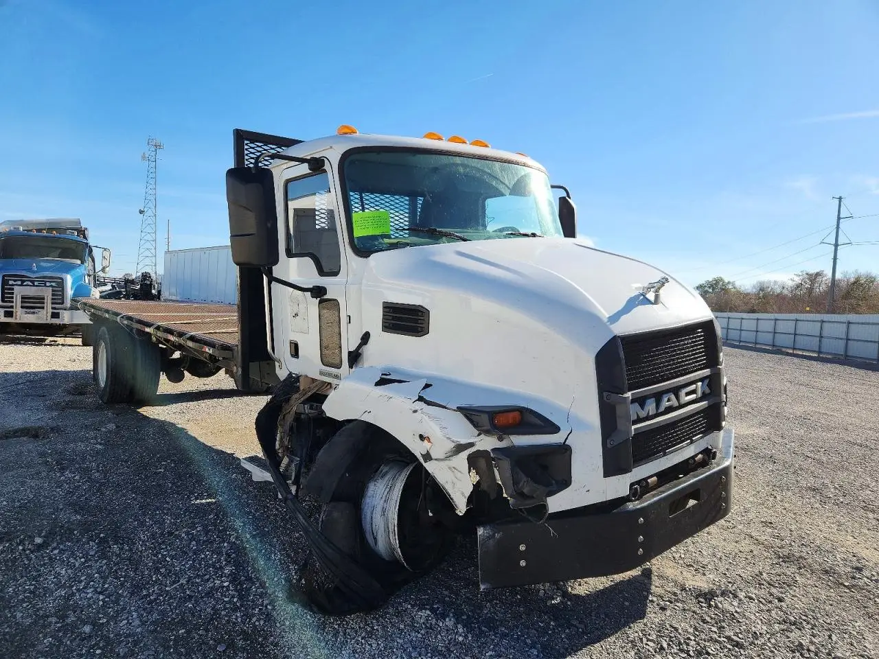 MACK MD 2022. Lot# 74755035. VIN 1M2MDBAA8NS001963. Photo 1