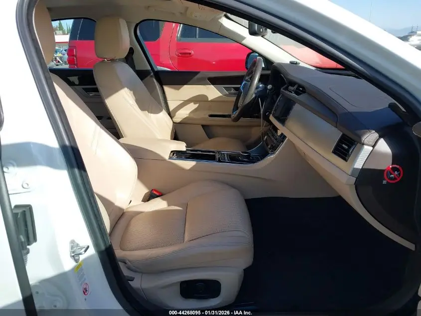 SAJBE4FX4JCY57123 JAGUAR XF 2018  Photo 5
