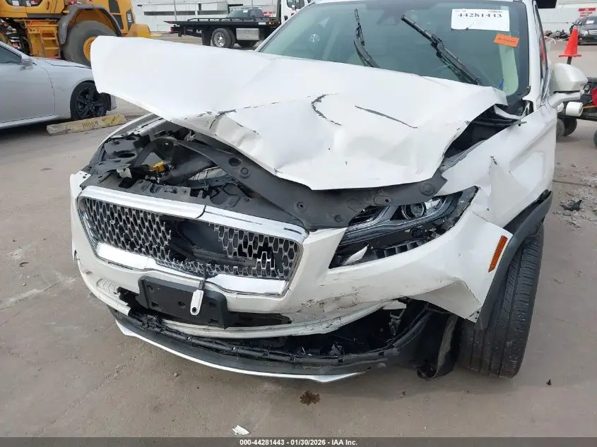 5LMCJ2C94KUL45410 LINCOLN MKC 2019 WHITE Photo 6