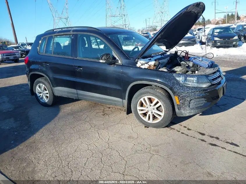VOLKSWAGEN TIGUAN 2017. Lot# 44292970. VIN WVGBV7AXXHK030326. Photo 1
