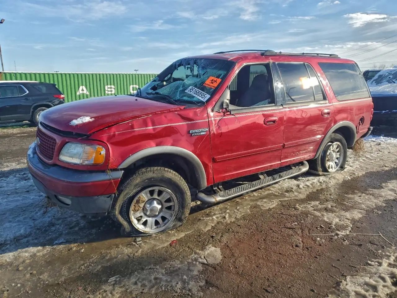 FORD EXPEDITION 2000. Lot# 95168895. VIN 1FMFU16L0YLB57281. Photo 1