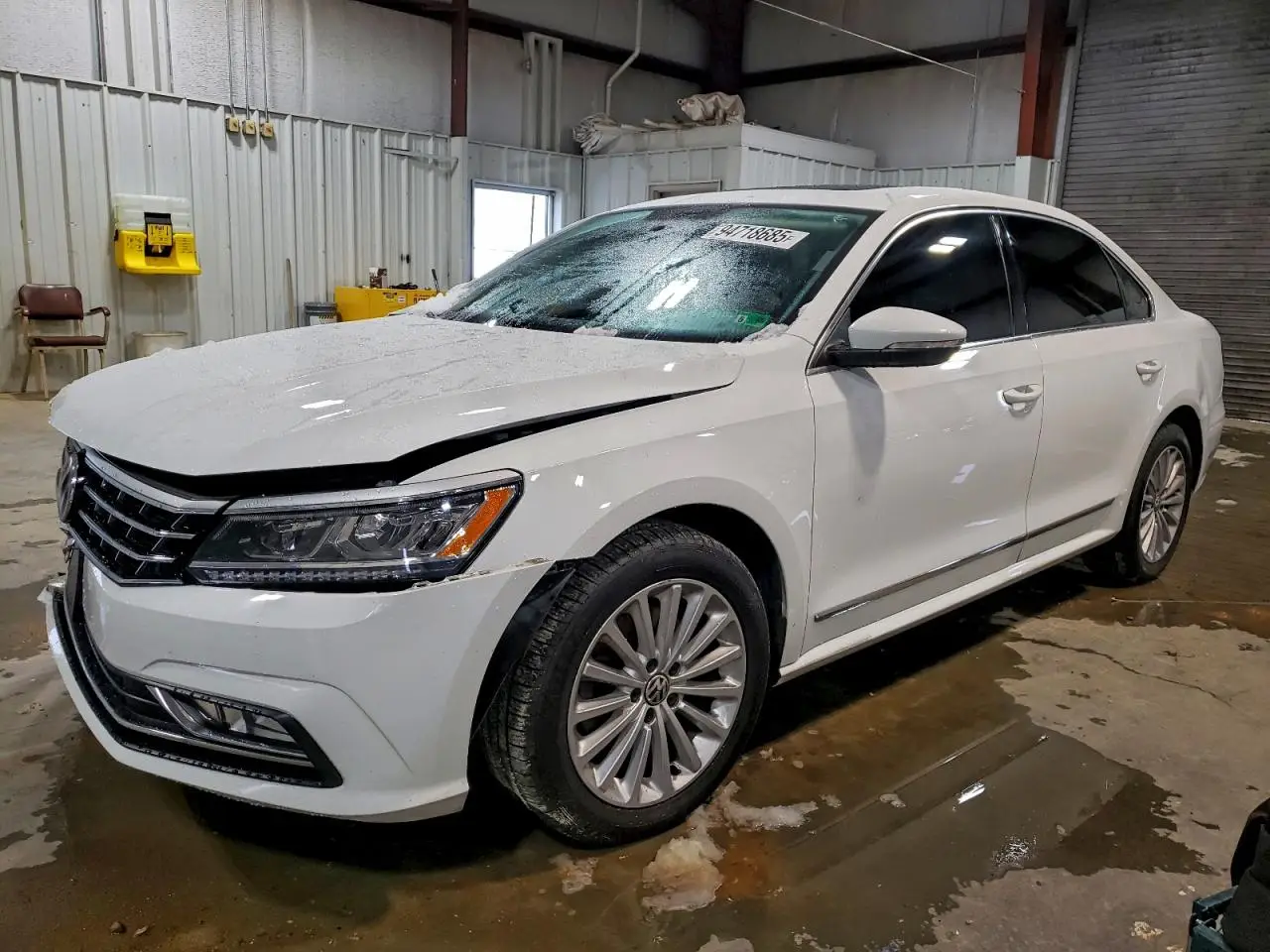 VOLKSWAGEN PASSAT 2017. Lot# 94718685. VIN 1VWBT7A38HC033899. Photo 1