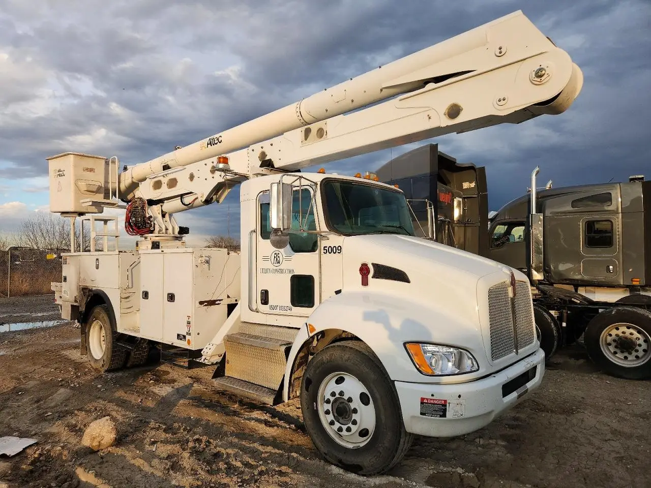 KENWORTH ALL OTHER 2016. Lot# 99670795. VIN 2NKHHM7X5GM120703. Photo 1