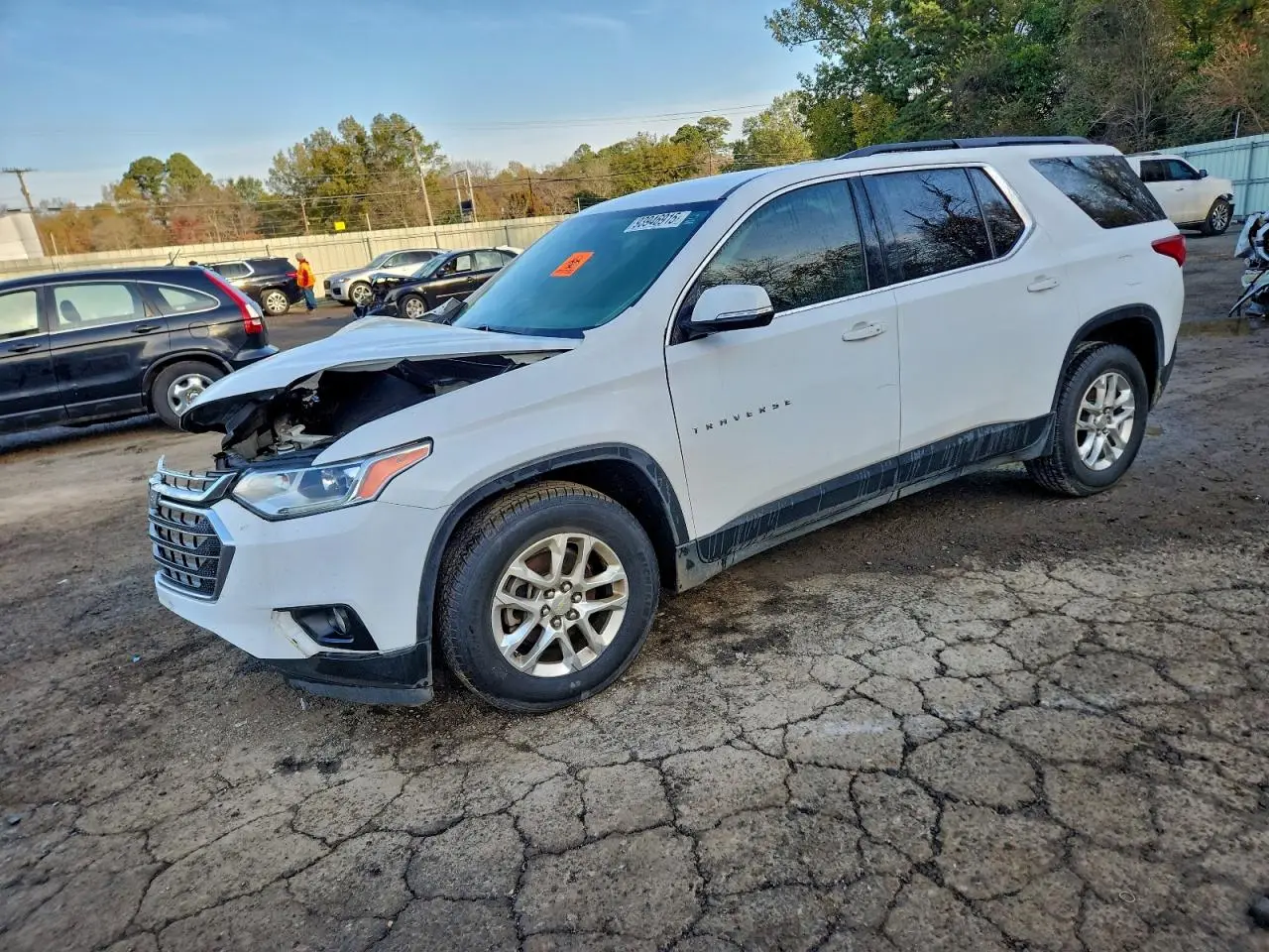 CHEVROLET TRAVERSE 2019. Lot# 93946915. VIN 1GNERGKW4KJ104842. Photo 1