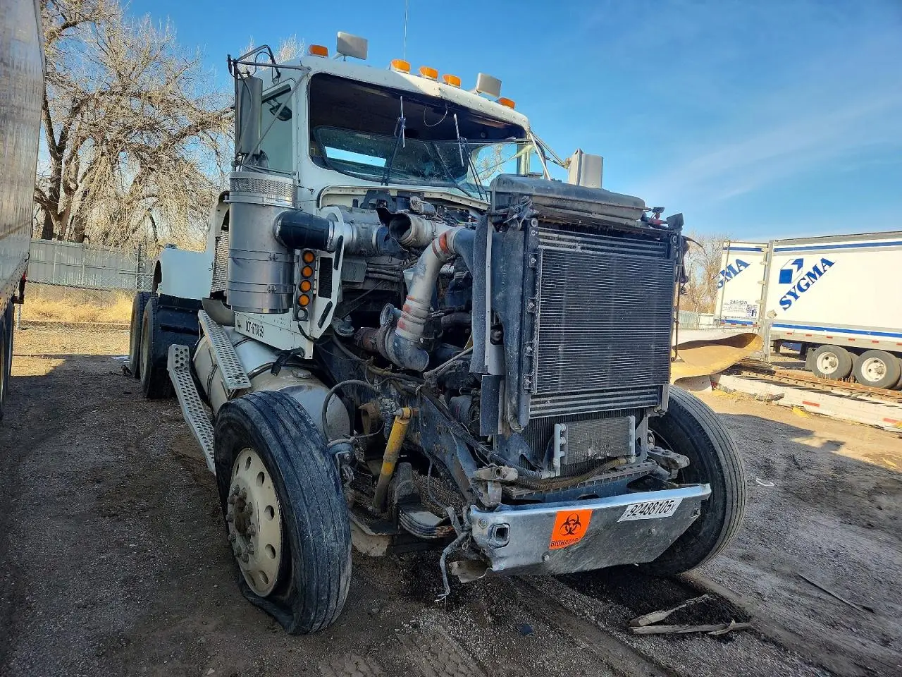 KENWORTH All Models 2001. Lot# 92488105. VIN 1XKWD69X91J878091. Photo 1