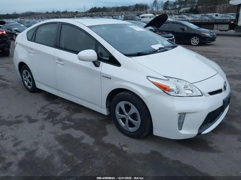 TOYOTA PRIUS 2013. Lot# 43989842. VIN JTDKN3DU6D5563135. Photo 1