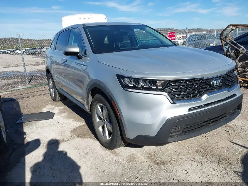KIA SORENTO 2021. Lot# 44021684. VIN 5XYRG4LC8MG032002. Photo 1