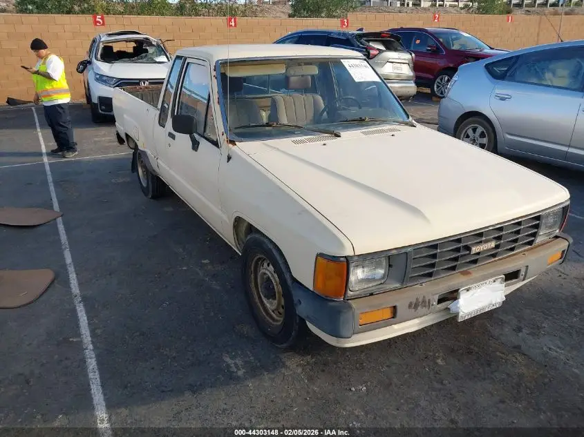 TOYOTA PICKUP 1984. Lot# 44303148. VIN JT4RN56D6E5014933. Photo 1