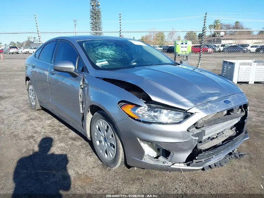 FORD FUSION 2020. Lot# 44067711. VIN 3FA6P0G73LR266180. Photo 1