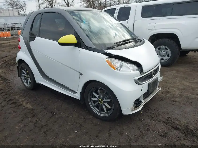 SMART FORTWO 2014. Lot# 44082994. VIN WMEEJ3BA3EK741458. Photo 1