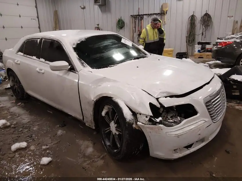 CHRYSLER 300 2014. Lot# 44245534. VIN 2C3CCAAG7EH142987. Photo 1