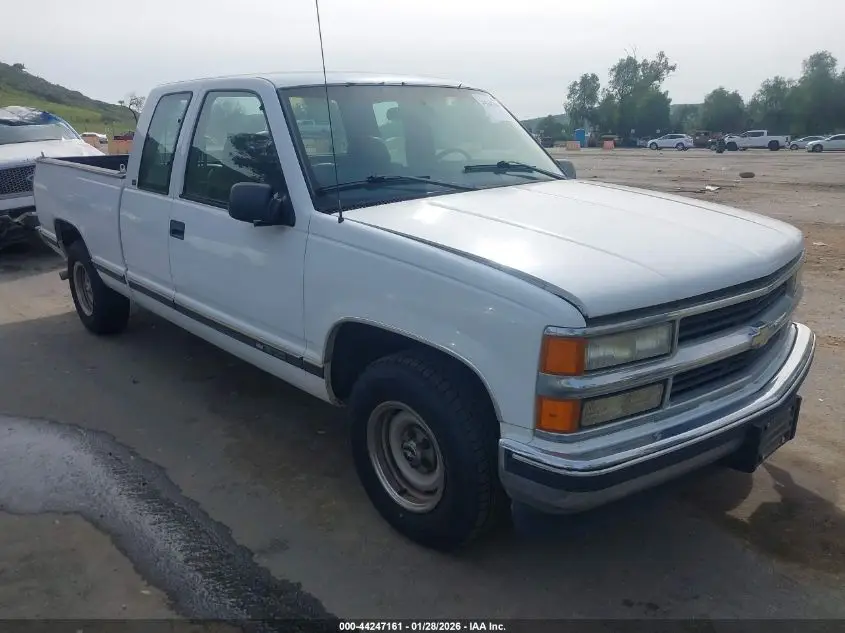 CHEVROLET C1500 1998. Lot# 44247161. VIN 1GCEC19M6WE233241. Photo 1
