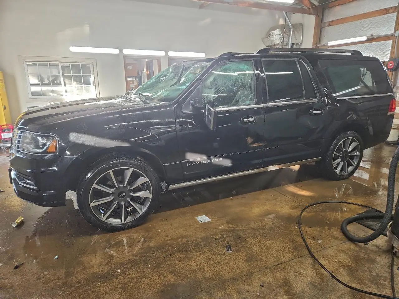 LINCOLN NAVIGATOR 2017. Lot# 97413275. VIN 5LMJJ3LT6HEL07334. Photo 1