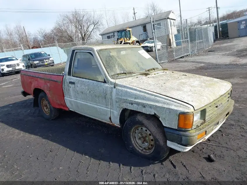 TOYOTA PICKUP 1987. Lot# 44148033. VIN JT4RN50R4H0272812. Photo 1
